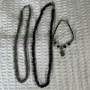 Men or Woman Handmade Green and Black Beaded Necklace & Bracelet Set